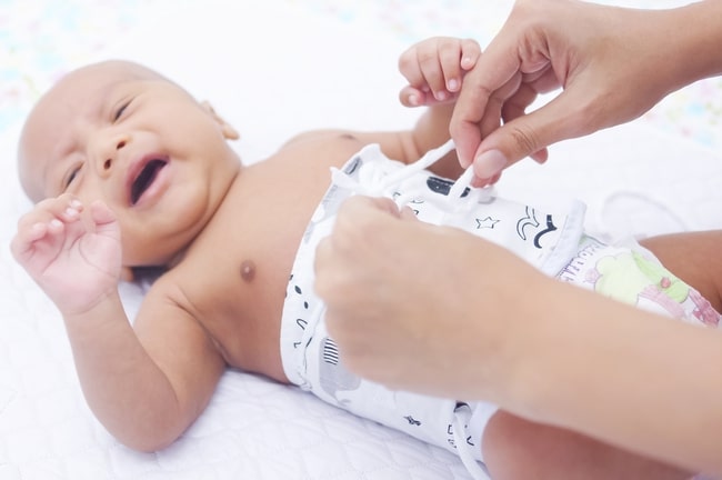 Trào ngược dạ dày ở trẻ sơ sinh: Nguyên nhân, triệu chứng và điều trị
